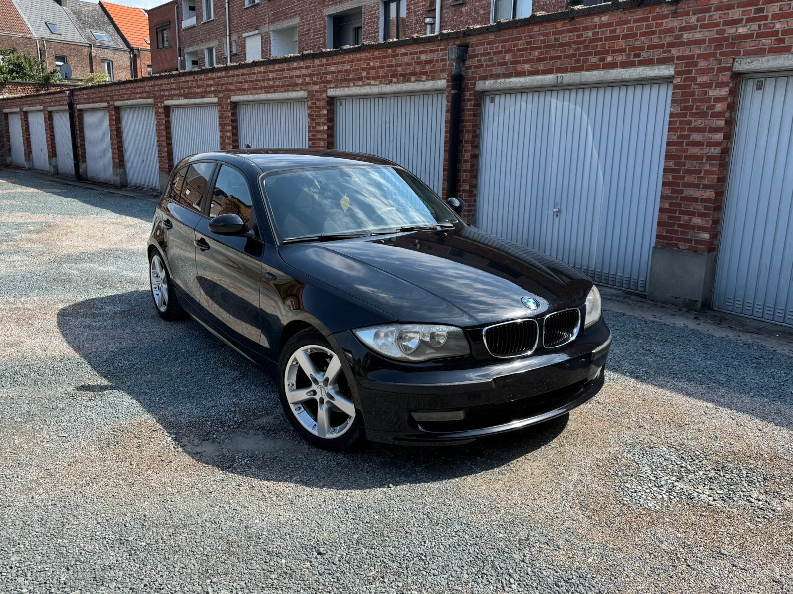 BMW Série 1 APPROUVÉE POUR LA VENTE, Autos, Achat, Boîte manuelle, 5 portes, Particulier