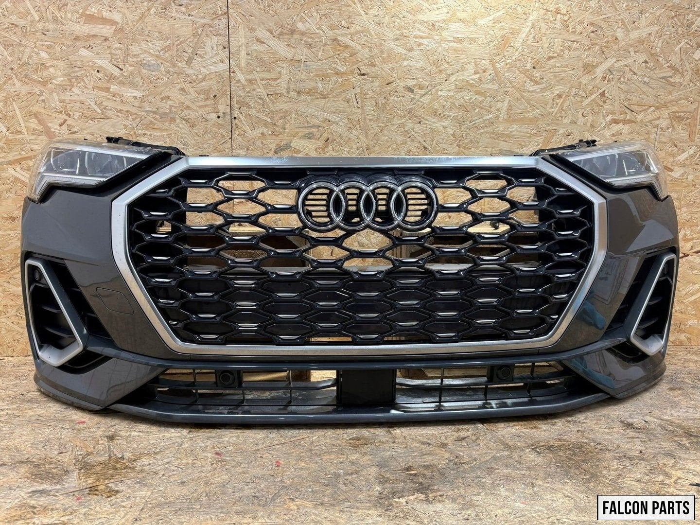 AUDI Q3 S-LINE HYBRID COMPLETE FRONT MET RADIATEUREN LAMPEN, -, Audi, Utilisé, -
