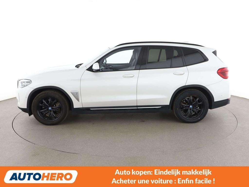 BMW iX3 electric drive 210 kW Impressive (bj 2022), Auto's, BMW, Automaat, Achterwielaandrijving, Gebruikt, 2260 kg