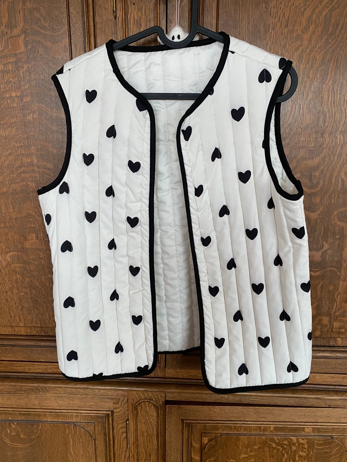 Veste sans manches matelassée blanche et coeurs, Vêtements | Femmes, Enlèvement ou Envoi, Comme neuf, Taille 38/40 (M), Noir
