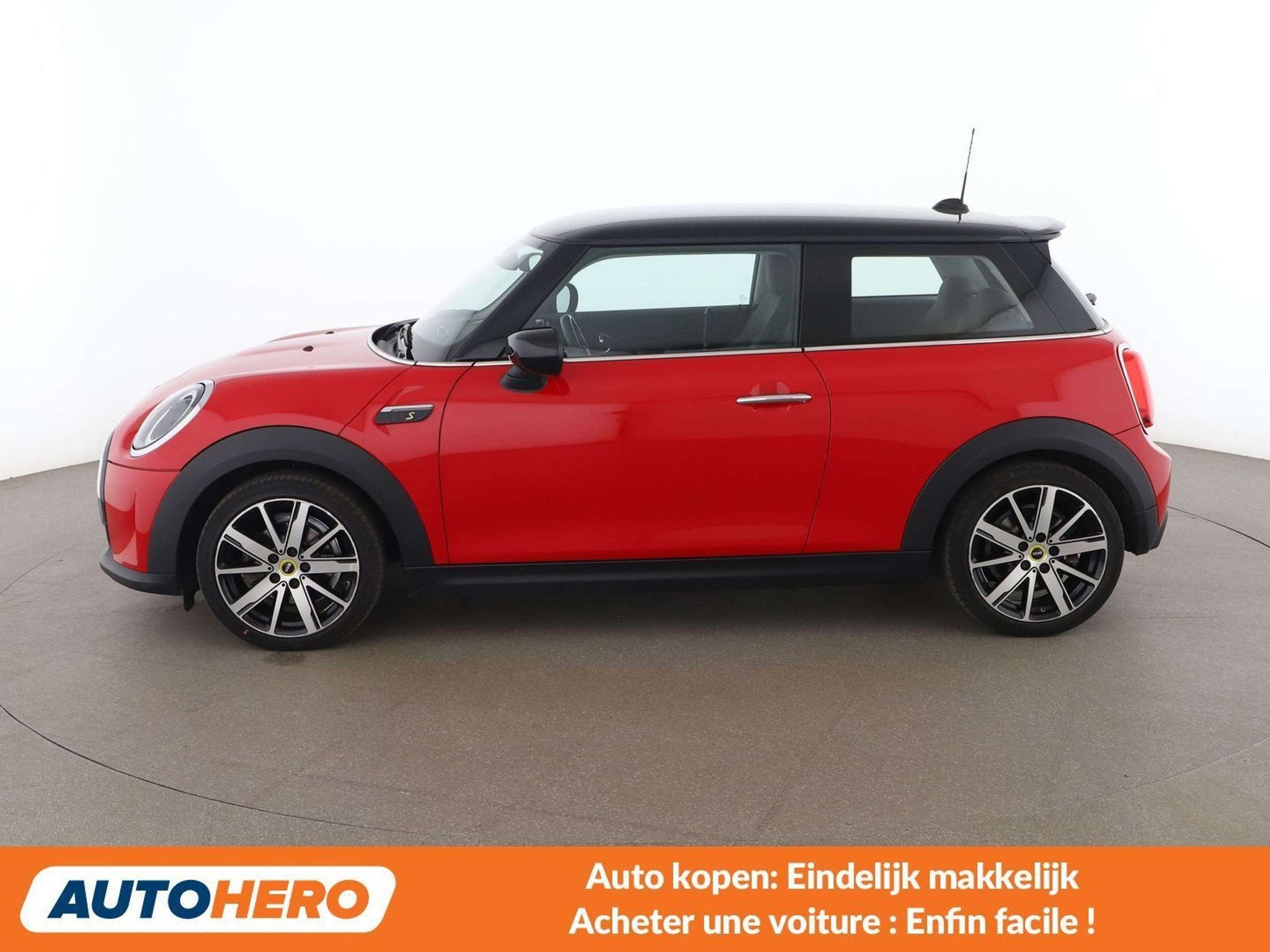 MINI Cooper SE Cooper SE Classic Trim (bj 2022, automaat), Auto's, Mini, 4 zetels, https://public.car-pass.be/vhr/f5bb8e6b-3aae-4a58-a128-330e53f5f2bc
