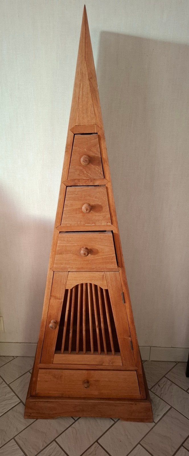 petit meuble pyramide en teck massif., Maison & Meubles, Comme neuf, Enlèvement, 100 à 150 cm, 3 ou 4 tiroirs