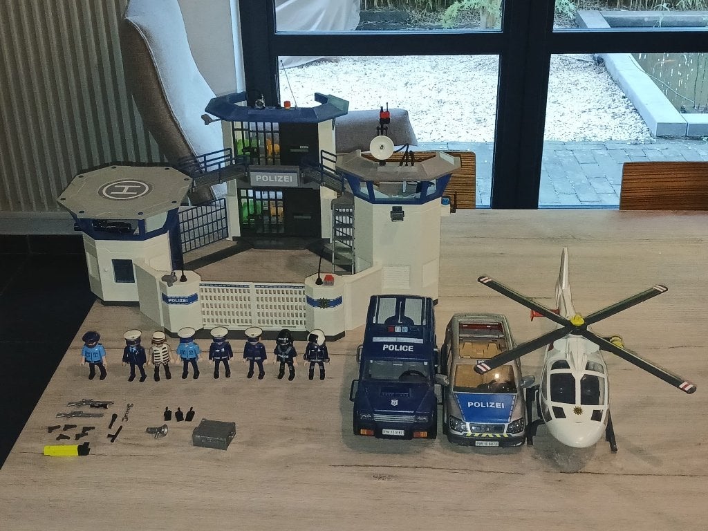 Playmobil Politiebureau 6872 met extra voertuigen, Kinderen en Baby's, Ophalen, Gebruikt, Gebouw, Complete set