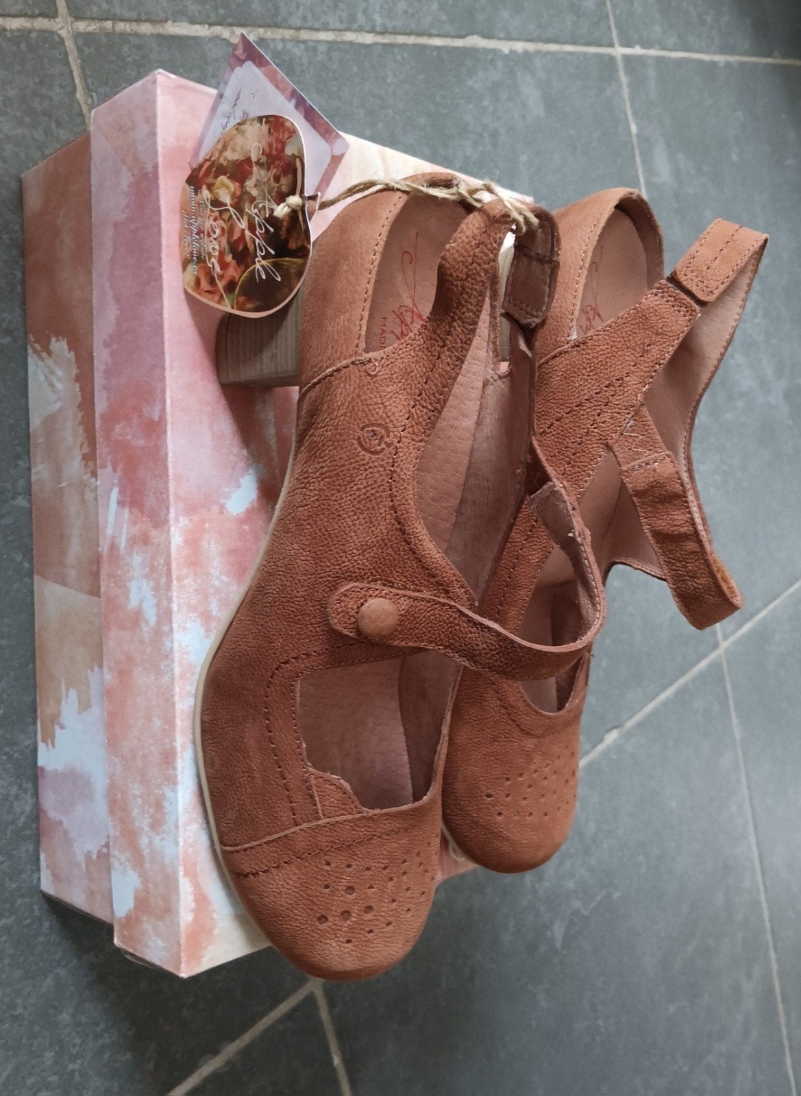 Nieuwe schoenen 40 kwaliteit cognac kleur, Kleding | Dames, Ophalen, Overige kleuren, Nieuw, Dansschoenen