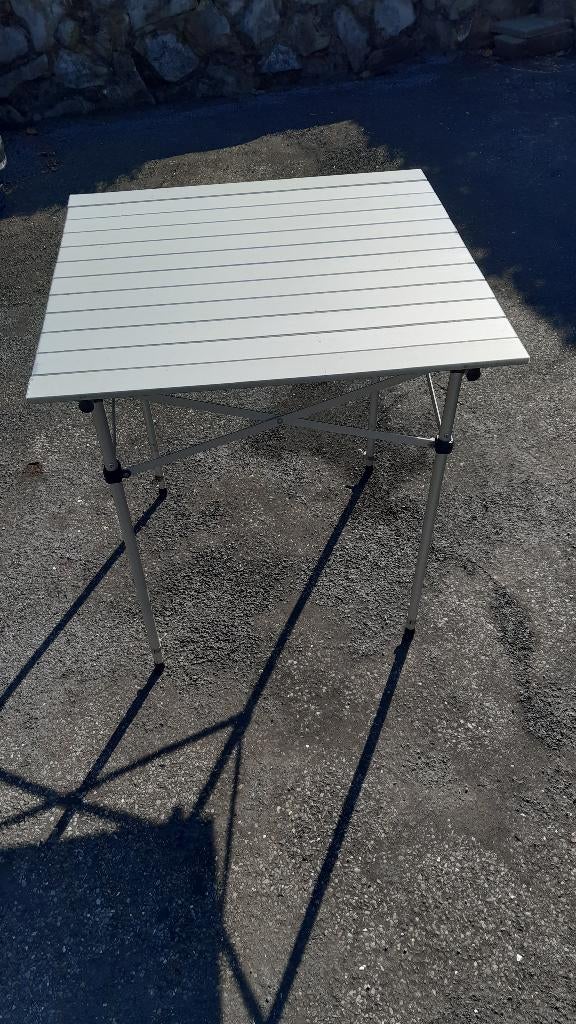 Table de pique-nique démontable, Jardin & Terrasse, Tables de pique-nique, Utilisé, Carré, Aluminium, Pliant, Enlèvement