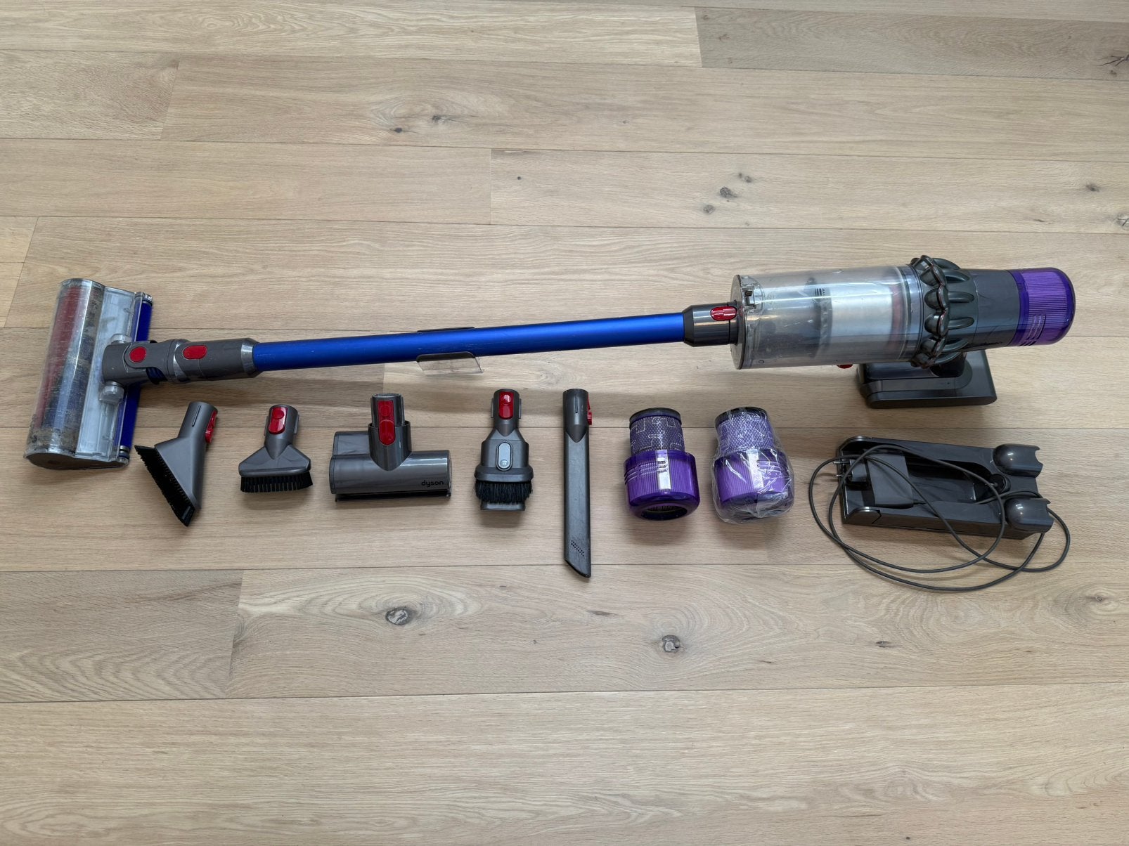 Dyson V11 absolute, Réservoir, Aspirateur balai, Enlèvement, Convient aux sols durs