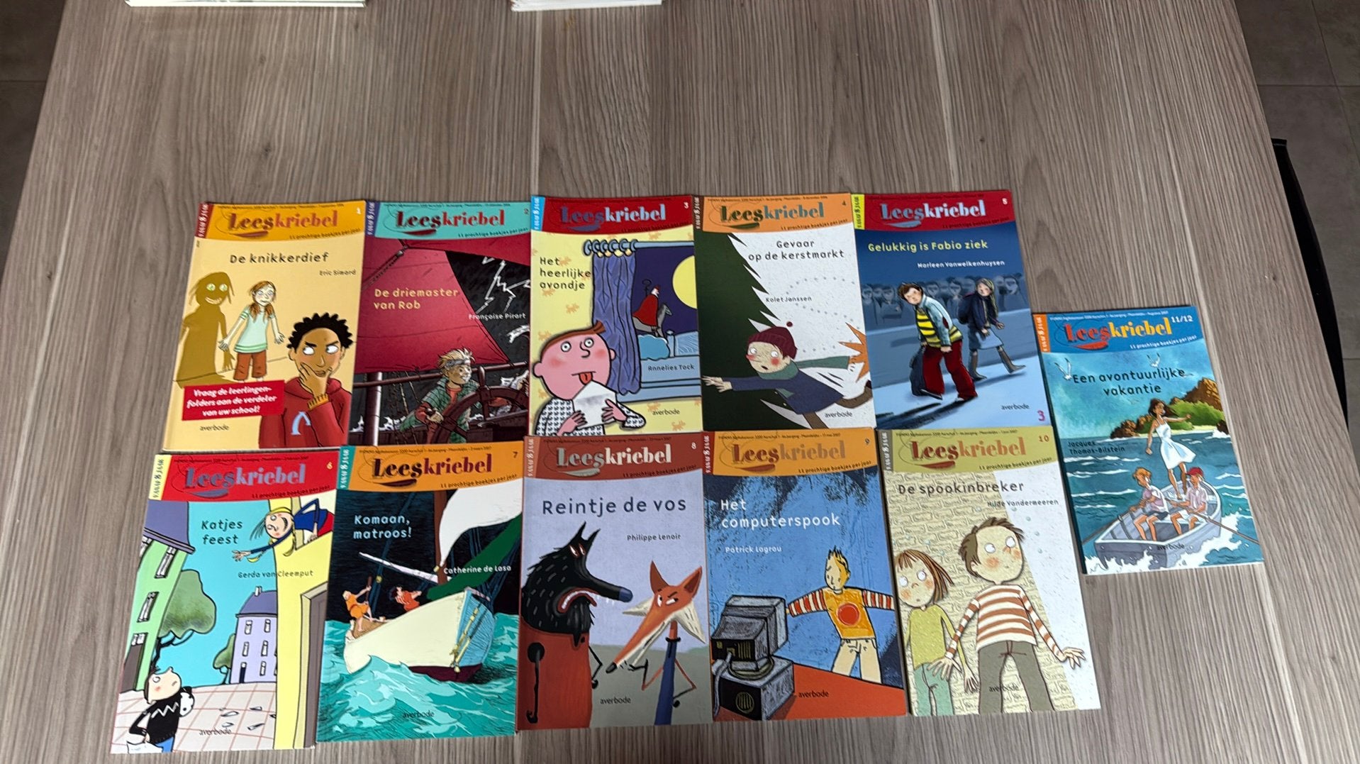 11 leeskriebel boekjes (vanaf 8 jaar), Livres, Enlèvement ou Envoi, Comme neuf