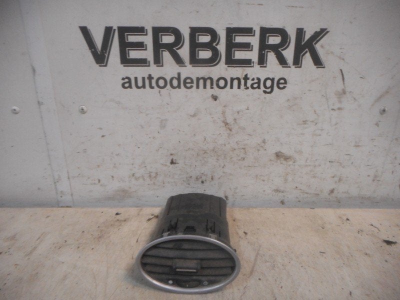 DASHBOARD LUCHTROOSTER LINKS 4m51 ao14l21 bc Focus 2 C+C, Auto-onderdelen, Gebruikt, Henry-Ford-Straße  1
50735  Köln, DE, Ford-Werke GmbH