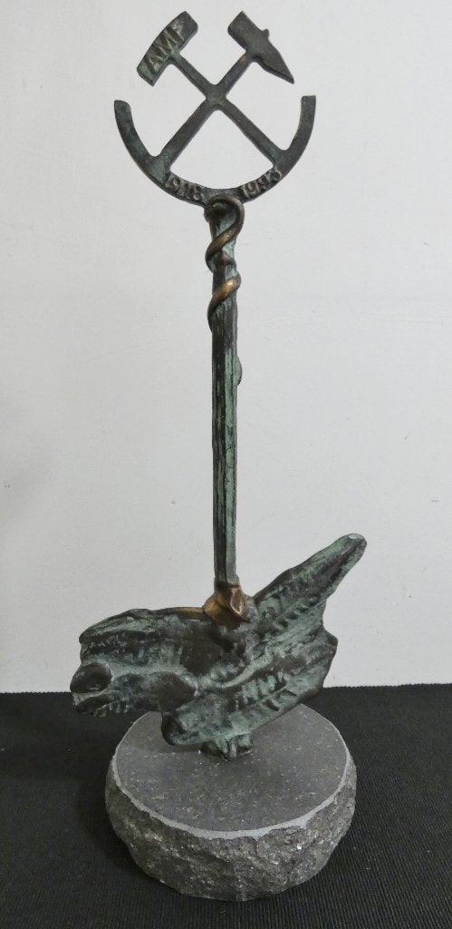 mijnwerkersfonds 75 jaar jubileum beeld op sokkel [1293], Enlèvement ou Envoi, Sur socle, Brons, Statue