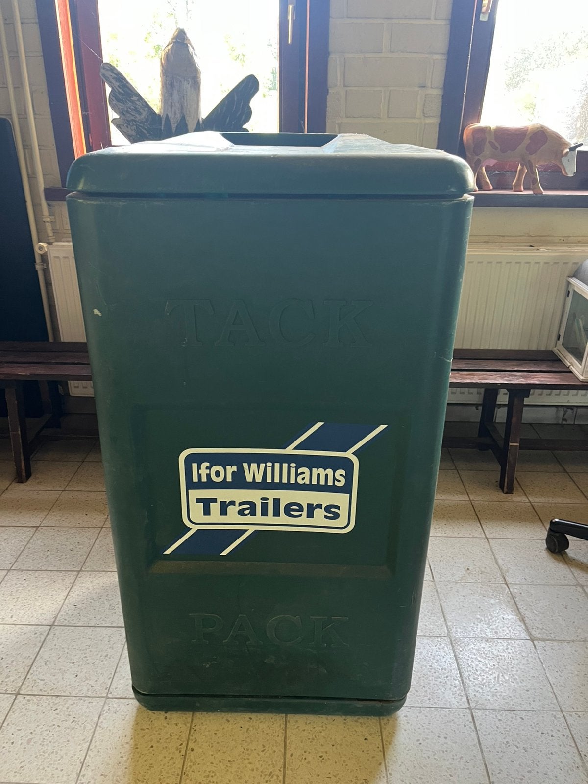 Zadelkast Ifor Williams, Dieren en Toebehoren, Ophalen, Gebruikt