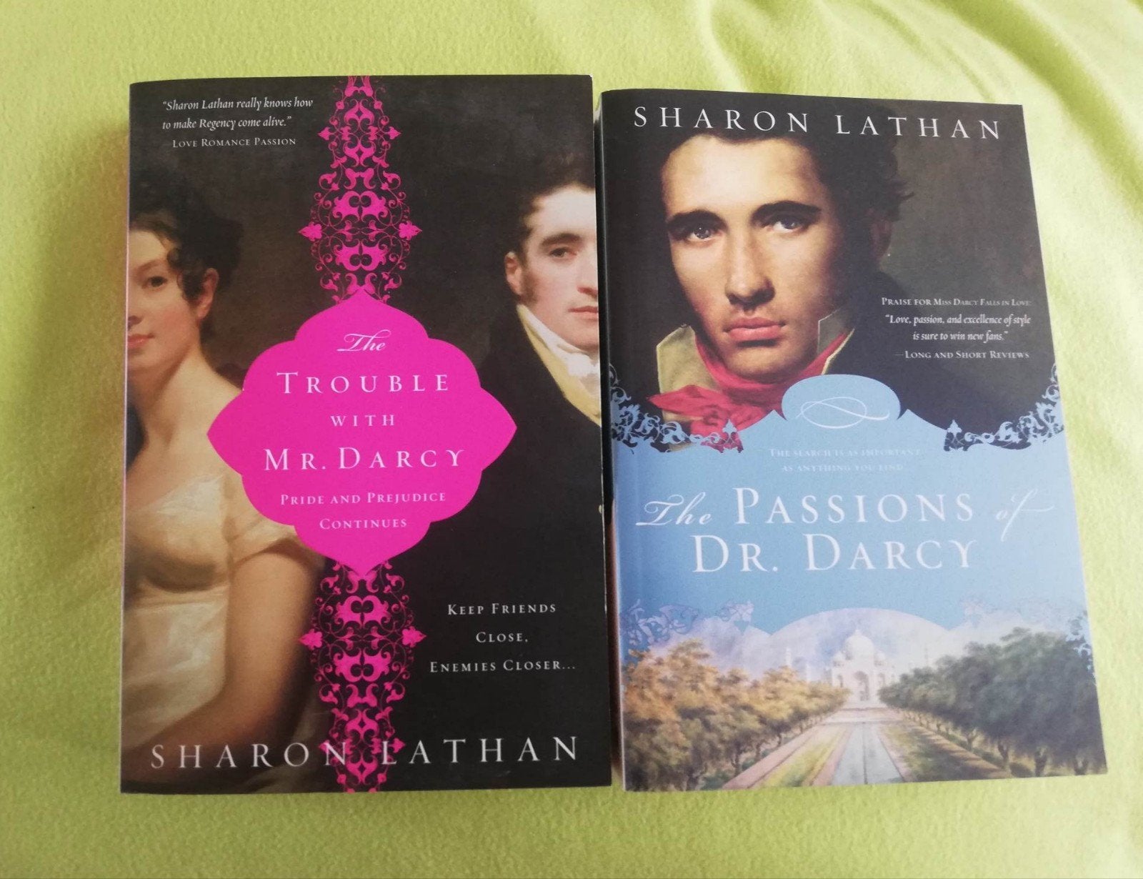 Set van 2 Regency romance boeken – Sharon Lathan (Darcy Saga, Ophalen of Verzenden