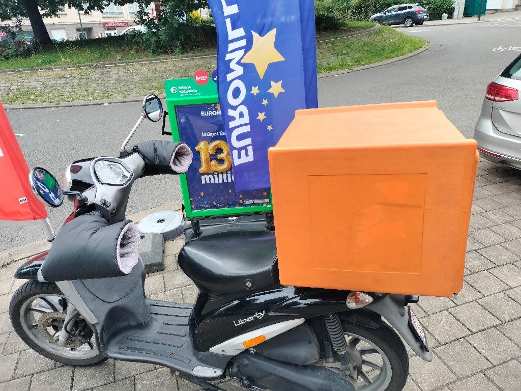 Piaggio Liberty, Fietsen en Brommers, Scooters | Piaggio, Zo goed als nieuw, Klasse B (45 km/u), Benzine, Ophalen