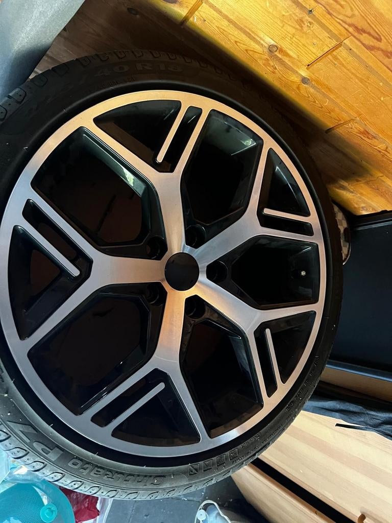 Jantes avec pneus | Pirelli | (pour toutes les voitures) 18, Autos : Pièces & Accessoires, Pneus & Jantes, Enlèvement