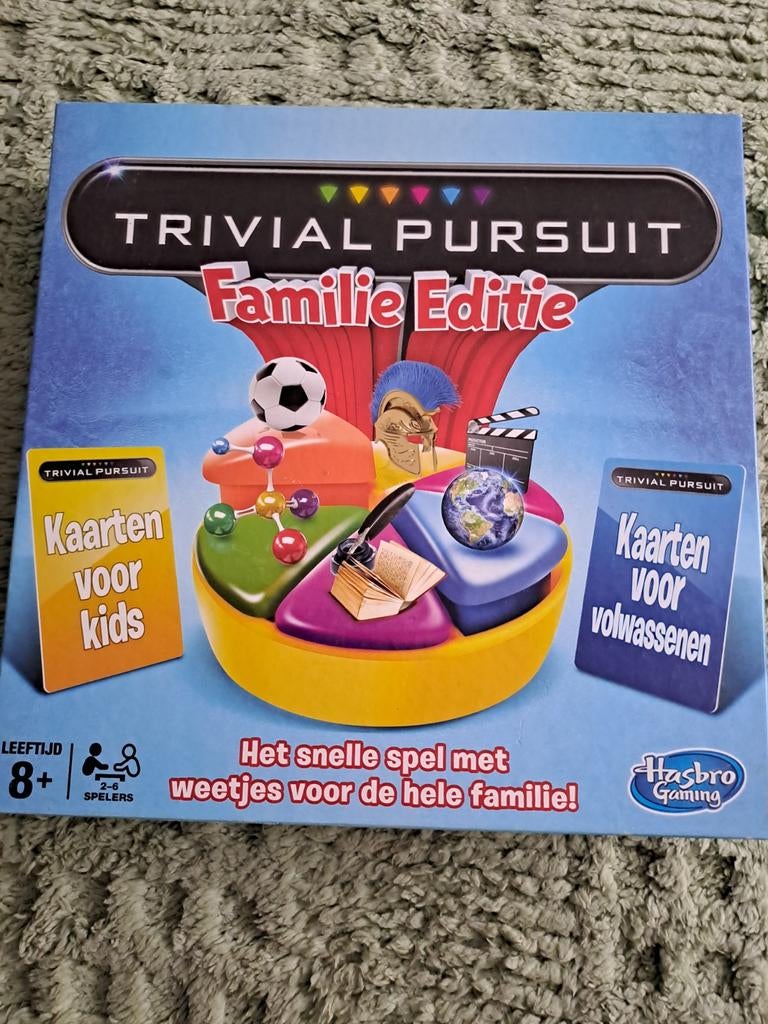Trivial Pursuit. Familie editie, Hobby en Vrije tijd, Vijf spelers of meer, Ophalen, Zo goed als nieuw, Hasbro gaming