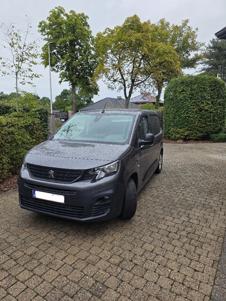 Peugeot Partner Cargo Léger, Argent ou Gris, Achat, Euro 6, 1350 kg