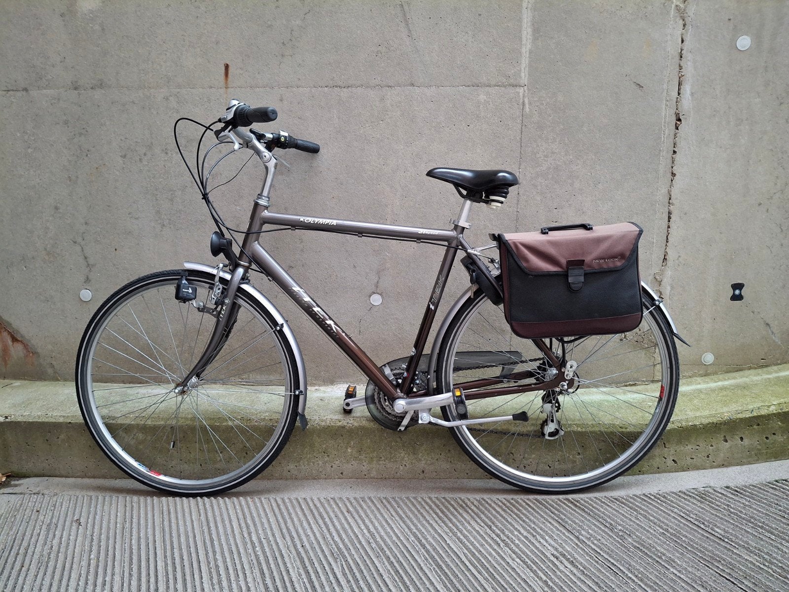 Herenfiets volledig in orde,  21 versnellingen, Ophalen, Versnellingen