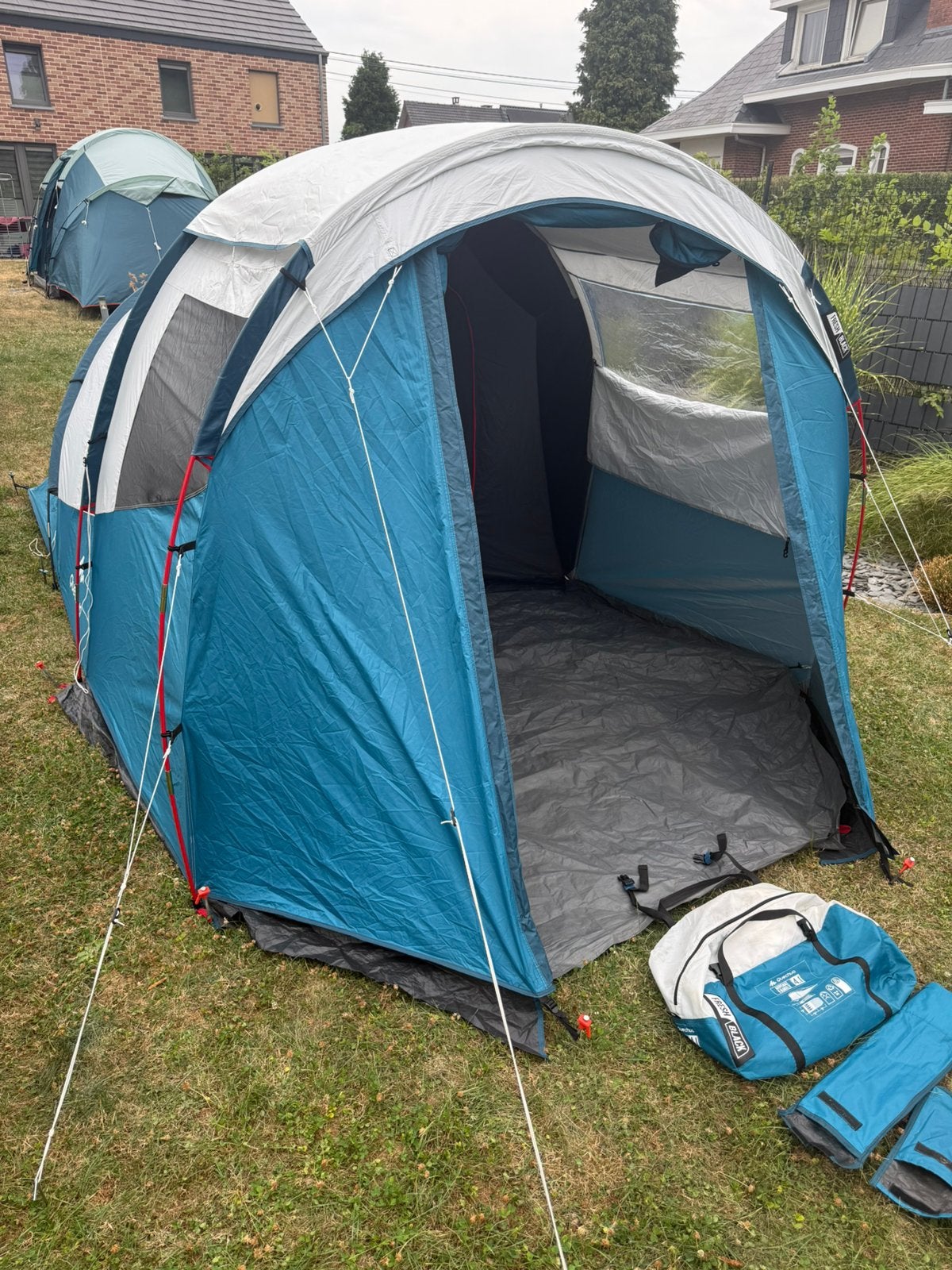 Tente Quechua Arpenaz Family 4.1 Fresh & Black – 4 personnes, Caravanes & Camping, Enlèvement, Comme neuf