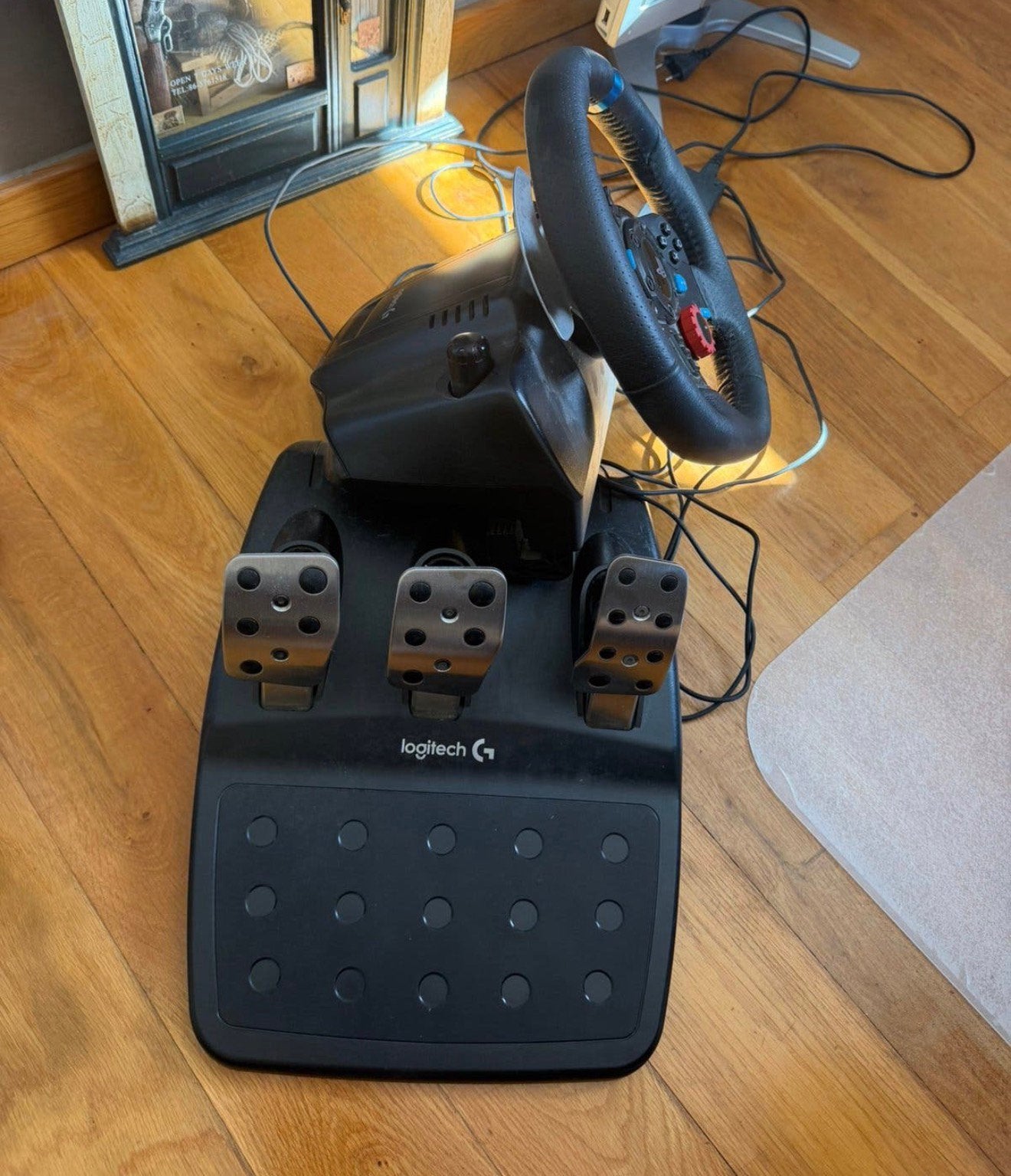 Volant et pédales Logitech, Consoles de jeu & Jeux vidéo, Enlèvement ou Envoi, Comme neuf, Volant ou Pédales