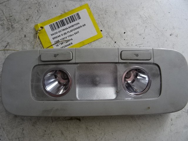 BINNENVERLICHTING Skoda Octavia Combi (5EAC) (947291), Gebruikt, Info@skoda-auto.de, Skoda, Max-Planck-Straße  3-5
64331  Weiterstadt, DE