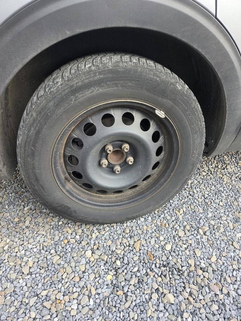 4 jantes acier 5*108 avec pneu hiver 215/65 R17 Peugeot 5008, Autos : Pièces & Accessoires, Pneus et Jantes, Véhicule de tourisme