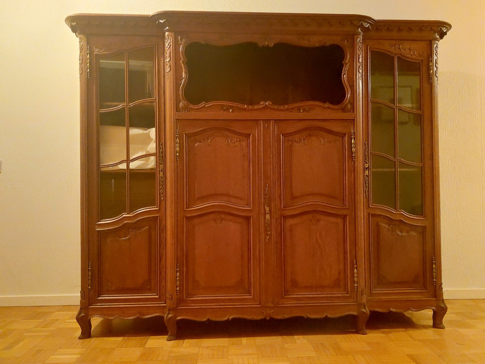 Antieke kast, Ophalen