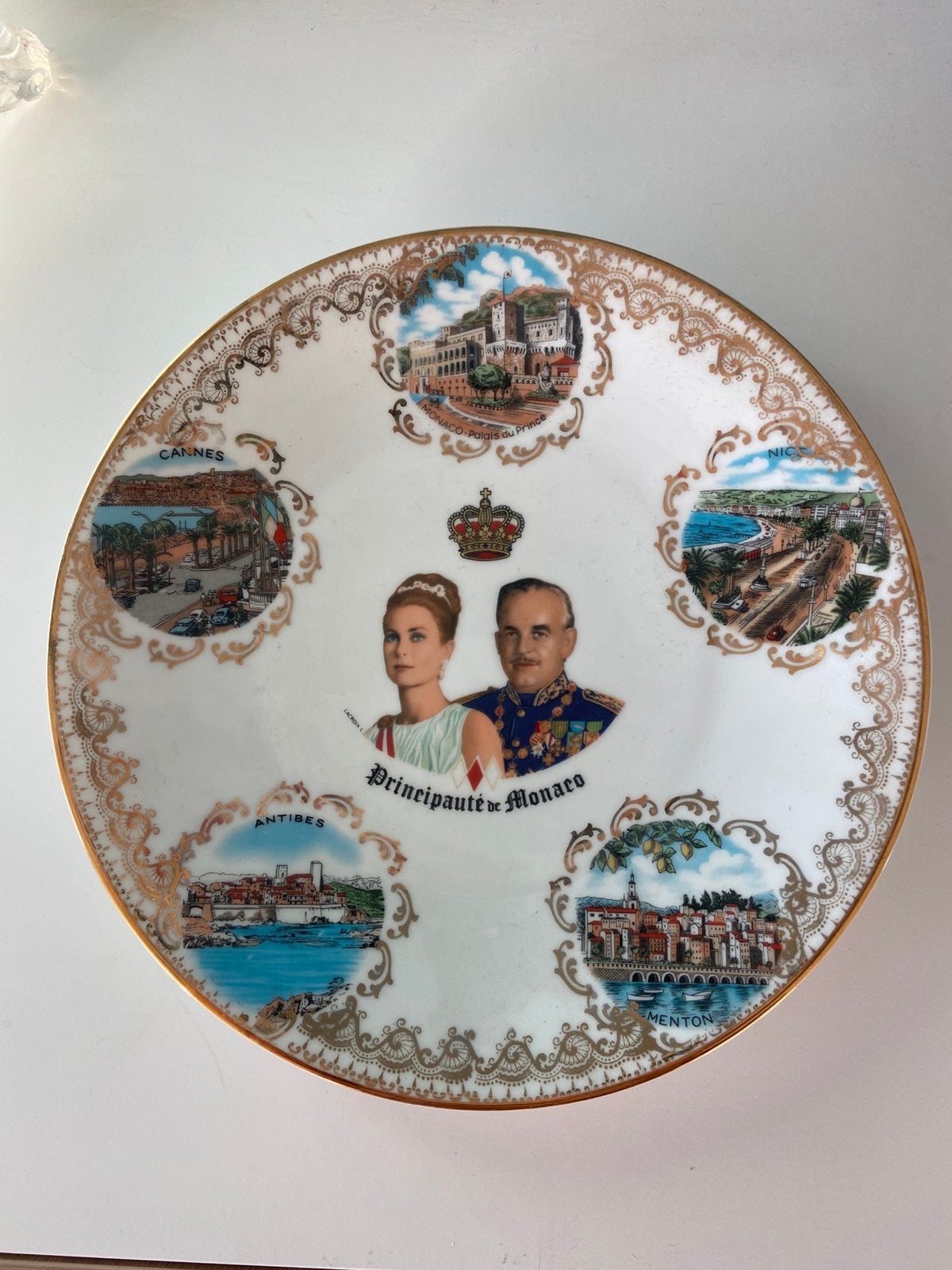 Assiette vintage en porcelaine Minaco, Enlèvement ou Envoi