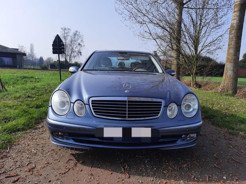 Mercedes-Benz E320 6 cilinder IN MOOI STAAT, Auto's, Automaat, 4 deurs, Beige, Overige kleuren