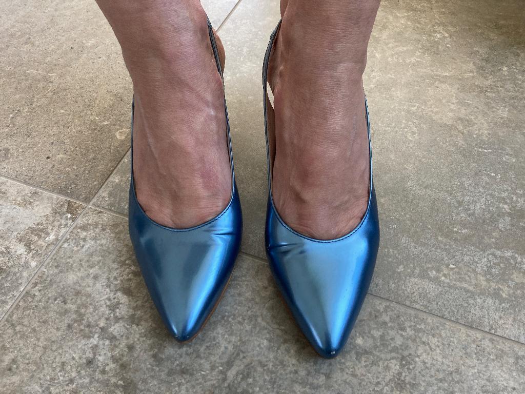 Mooie pumps JHAY, maat 39. Jeansblauw. Goede staat, Kleding | Dames, Schoenen, Blauw, Ophalen of Verzenden, Gedragen, Pumps