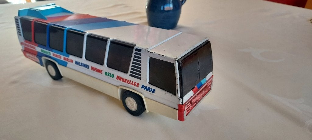 oude speelgoedbus van Joustra, Verzenden