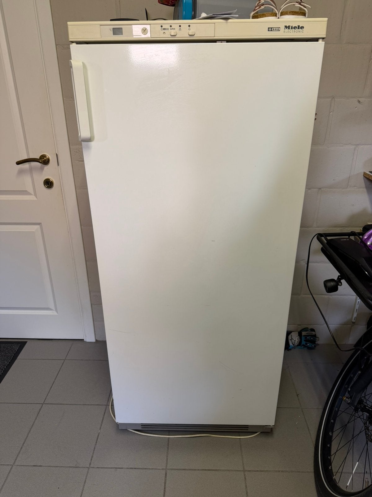Miele diepvriezer - 7 vakken, Gebruikt, 160 cm of meer, Vrijstaand, Ophalen