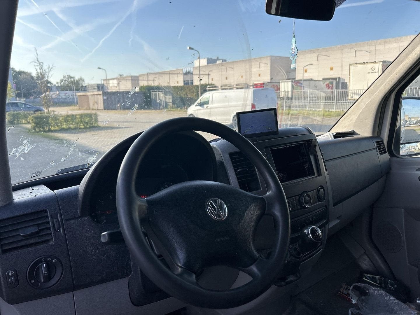 Volkswagen Crafter 32 2.0 TDI L3H2 | € 4.450,- NETTO! | Came, Electronic Stability Program (ESP), Wit, Bedrijf, Te koop
