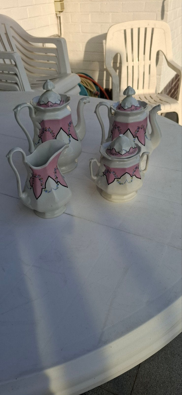 Theepot, koffiekan, suikerpot en melkkan, Ophalen