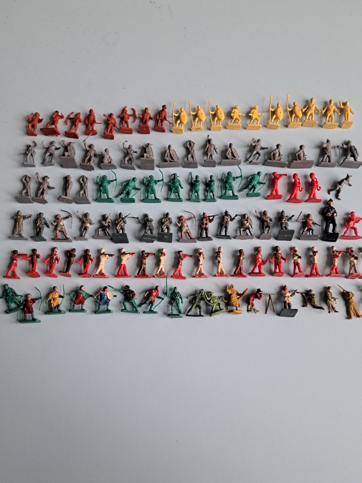 100 vieux soldats miniatures, Envoi, Utilisé