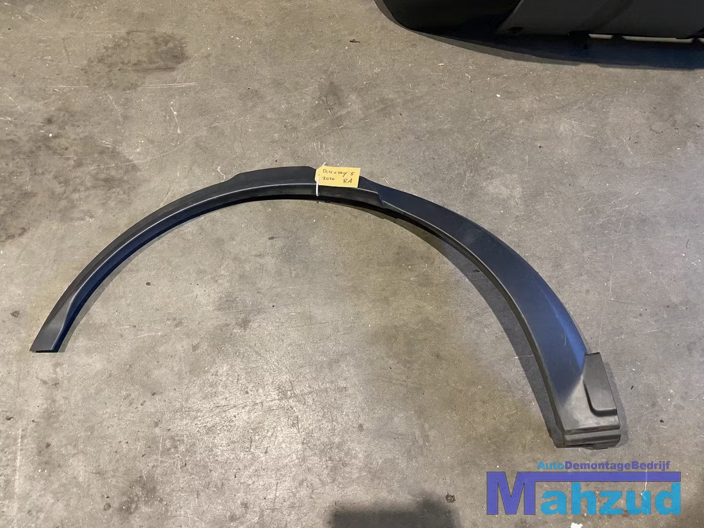 LANDROVER DISCOVERY 5 LR rechts achter bumper strip lijst 20, Land Rover, Pare-chocs, Dpoffice@jaguarlandrover.com, Arrière