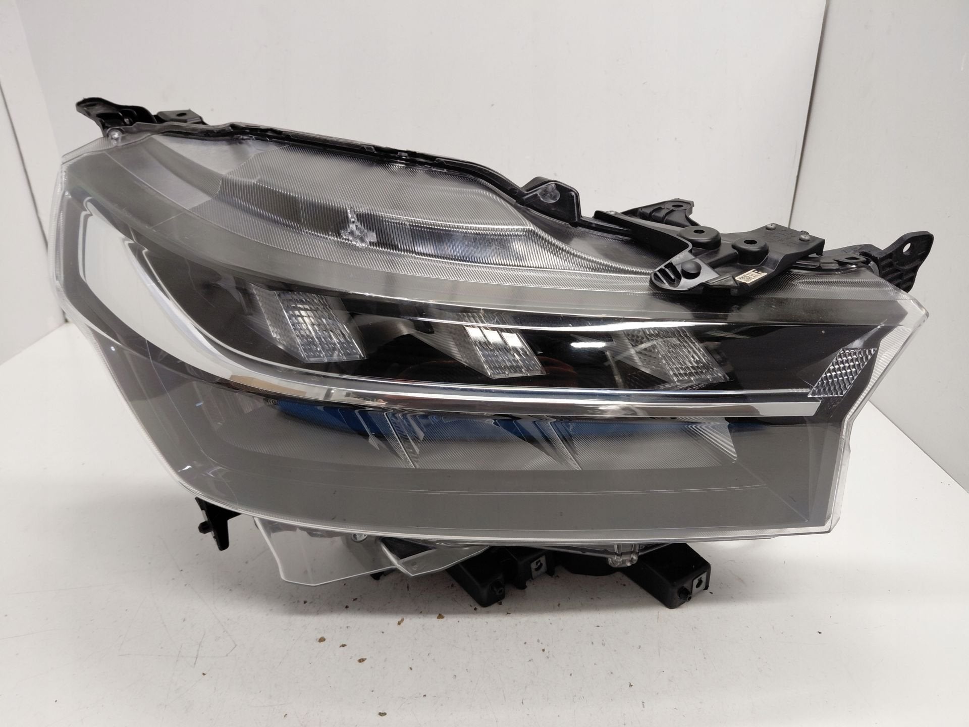 Suzuki SX4 S-Cross Koplamp Stanley, Gebruikt, Info@suzuki.co.jp, Takatsuka-cho, Chuo-ku 300
432-8611  Hamamatsu, Suzuki Motor Corporation