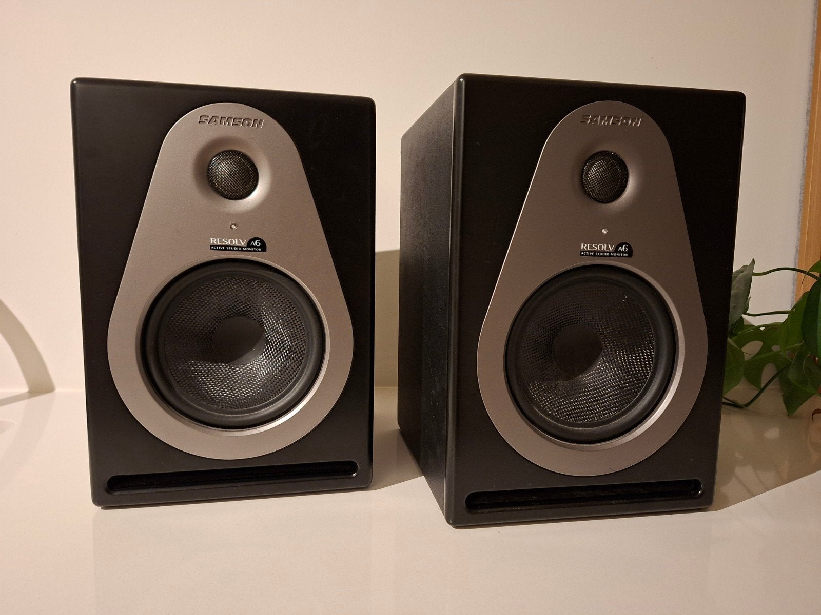 Krachtige studiomonitors/speakers - Samson Resolv A, Ophalen, Zo goed als nieuw, 60 tot 120 watt, Studiomonitor