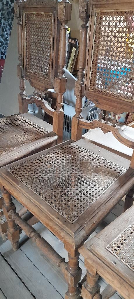 Chaises antiques, Enlèvement