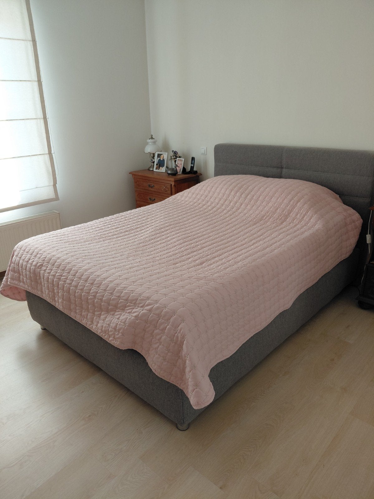 Bed 1m40 op.2m
Zo goed als nieuw.
Heeft hier nooit op gelege, Huis en Inrichting, Slaapkamer | Complete slaapkamers, Ophalen
