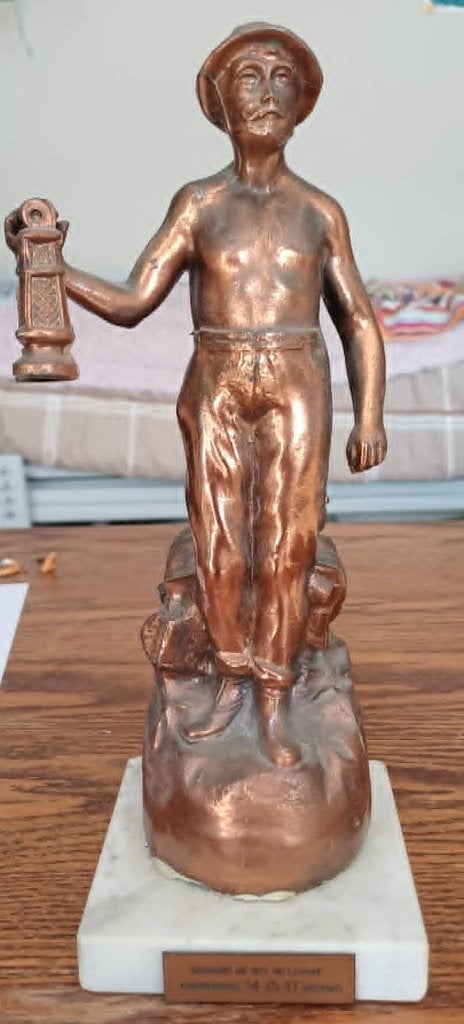 Statuette ancienne de Mineur de fond – Région du Borinage, Envoi, Bronze