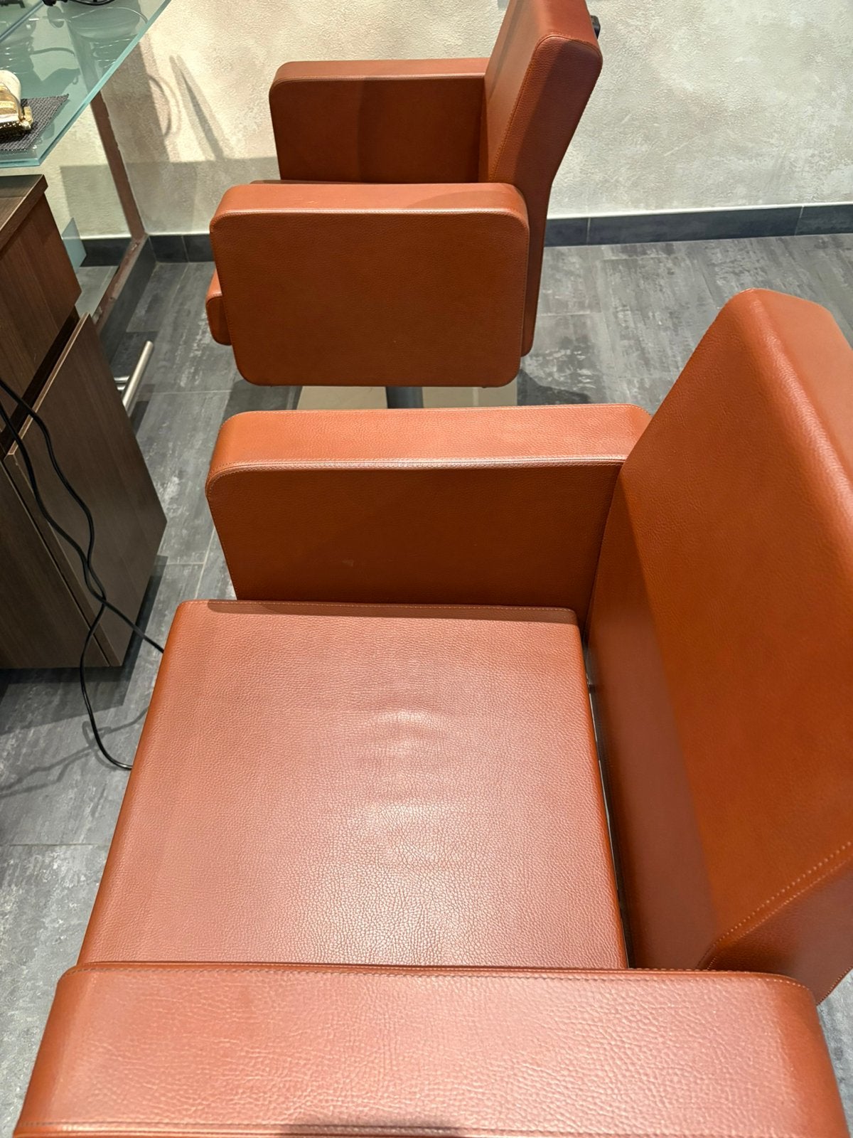 4 cognackleur kappersstoelen, Ophalen, Gebruikt