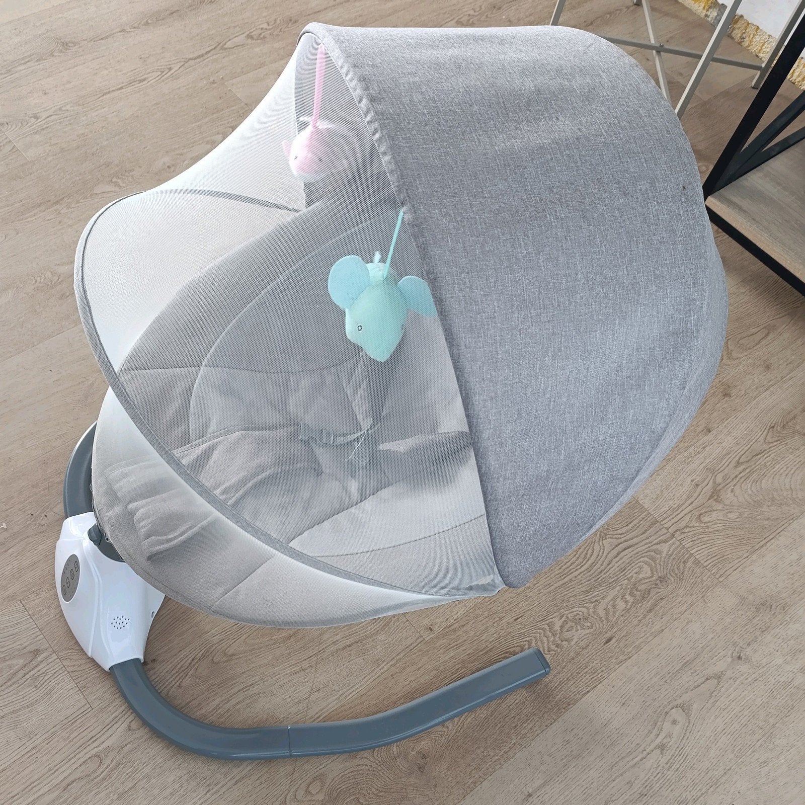 Elektrische babyschommel / wipstoel – Bluetooth – zeer handi, Kinderen en Baby's, Ophalen, Gebruikt, Wipstoel, Met gordel(s) of riempje(s)