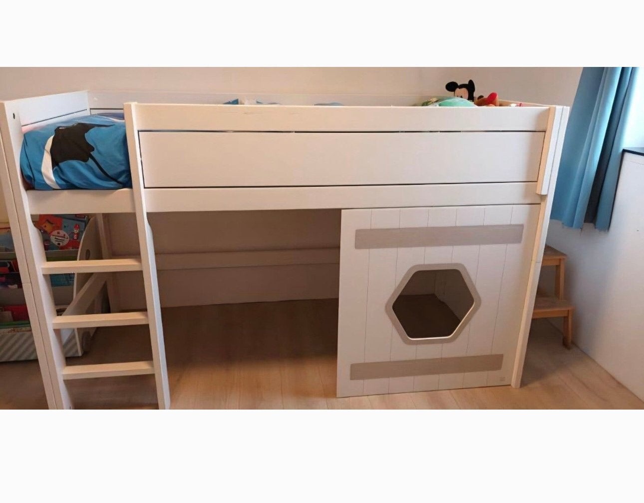 Houten half hoogslaper met speelhuisje, Kinderen en Baby's, Ophalen, Gebruikt, Halfhoogslaper