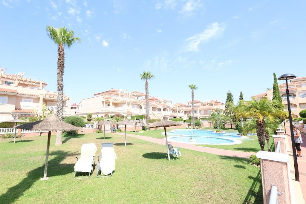 Benedenwoning met een tuintje  Zeniamar in Playa Flamenca, Immo, Spanje, 80 m², 2 kamers, Playa Flamenca