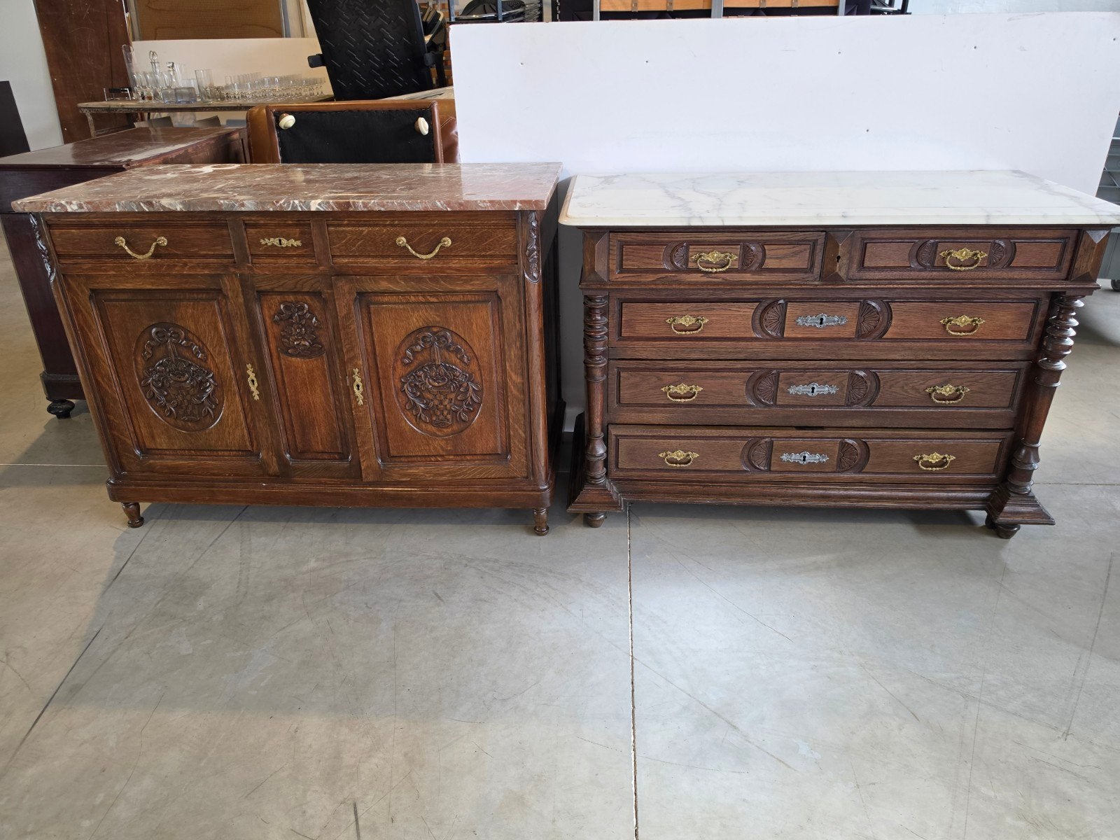 2 armoires vintage avec dessus en marbre, Enlèvement