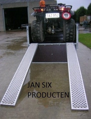 Alu. oprijplaten geperforeerd afmetingen 3000x260 cap 1000kg, Ophalen, Nieuw