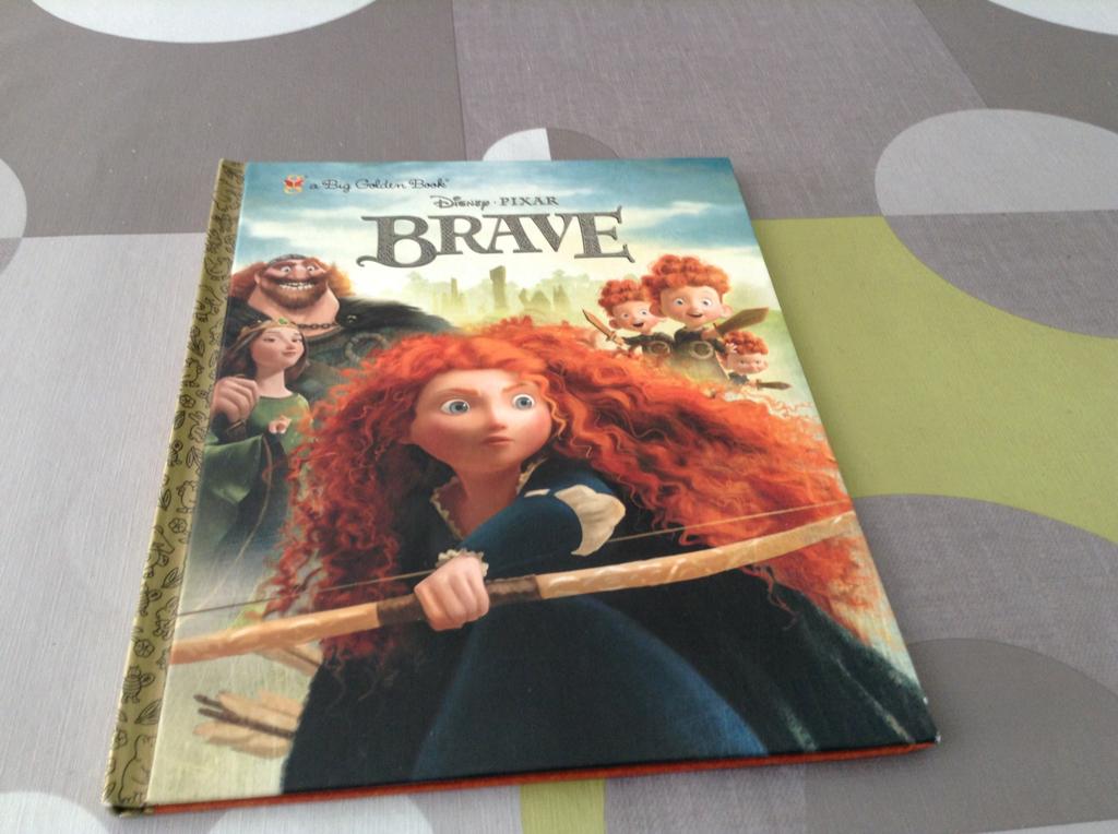 Disney-Pixar Brave voorleesboek (Engelse versie) (2012), Jongen of Meisje, Ophalen of Verzenden, Zo goed als nieuw, Voorleesboek