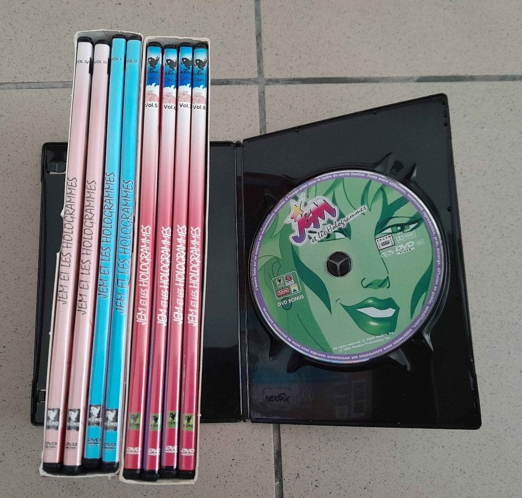 Jem et les Hologrammes S1+S2+DVD Karaoké, Cd's en Dvd's, Ophalen, Tekenfilm, Zo goed als nieuw, Frans