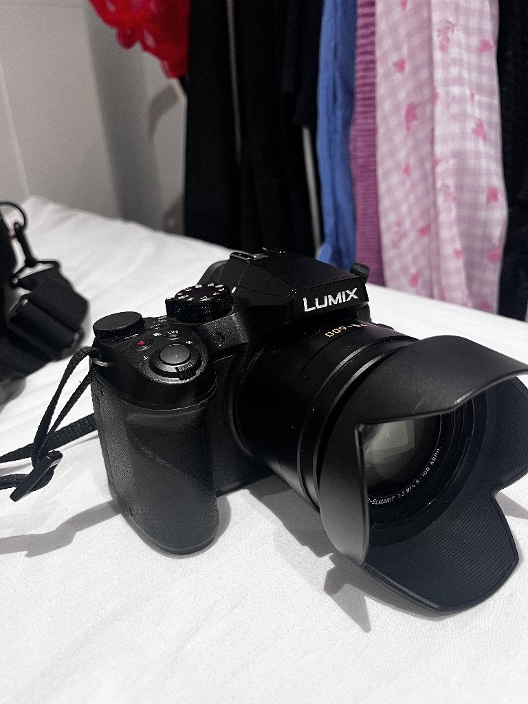 Panasonic Lumix DMC FZ300, TV, Hi-fi & Vidéo, Enlèvement ou Envoi, 12 mégapixels, Comme neuf, 8 fois ou plus