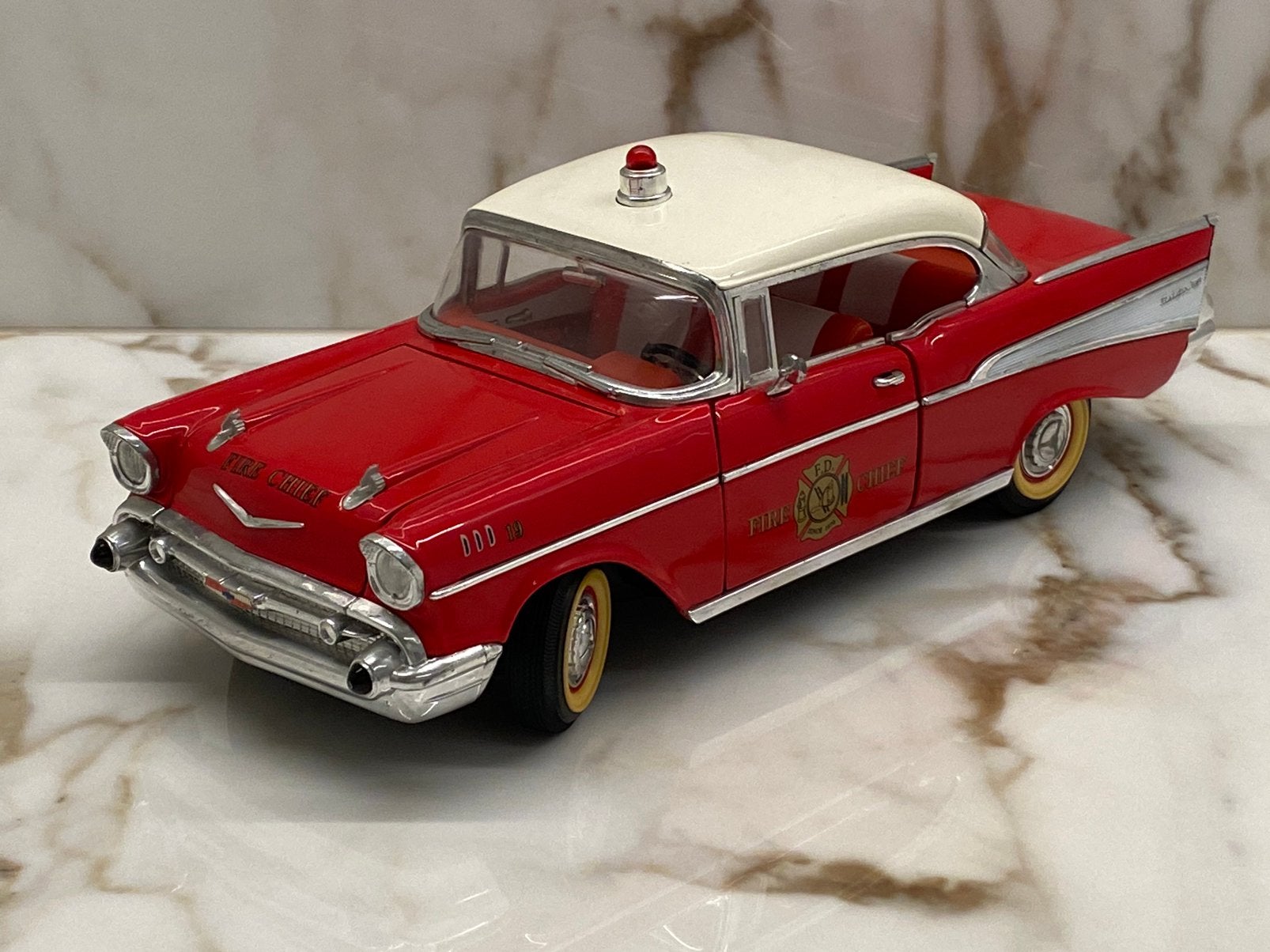 Chef des pompiers Chevrolet Bel Air - 1957 - 1:18, Enlèvement ou Envoi, Comme neuf, Voiture