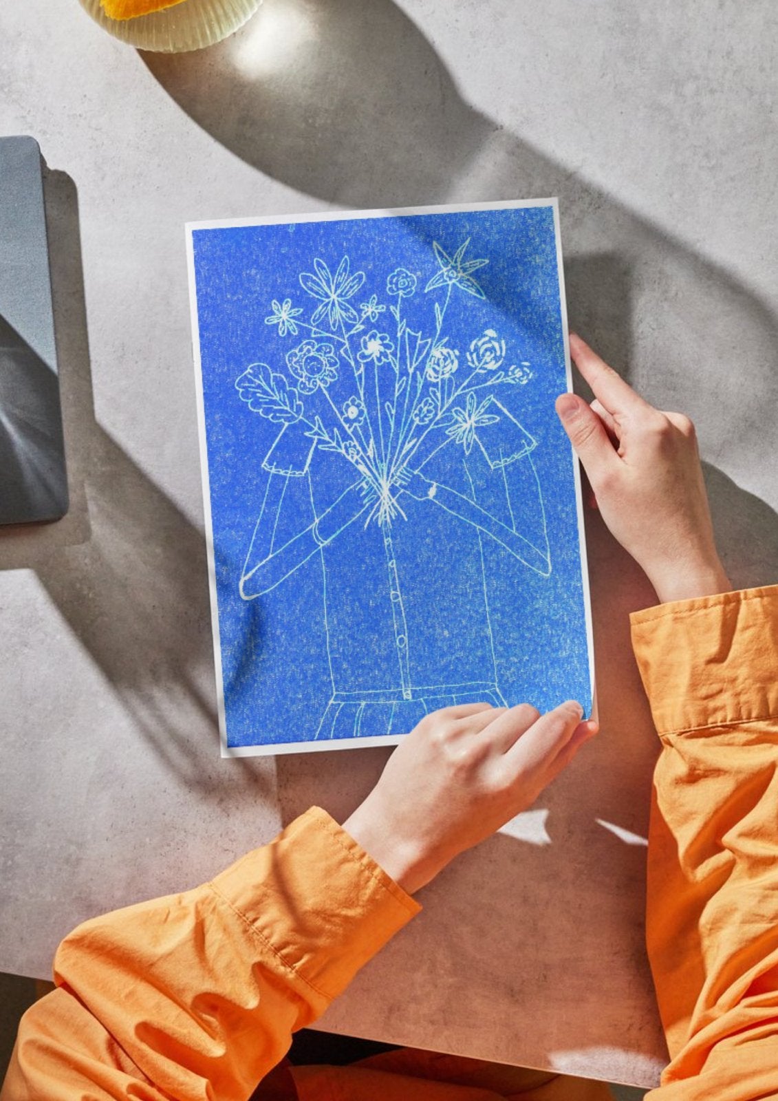 Poster A4 - Fille aux fleurs, Envoi, Neuf